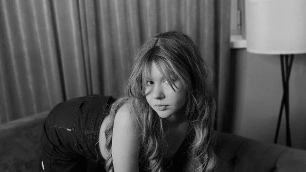 AmmyHoney live cam model at LiveJasmin