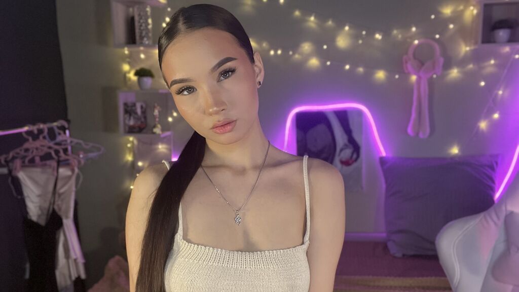 EmiliaHerrera live cam model at LiveJasmin