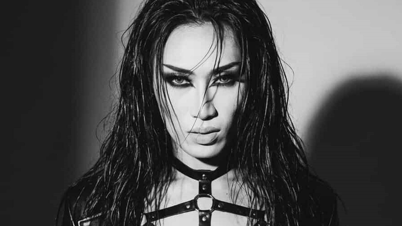 VeronicaVon glamour portrait