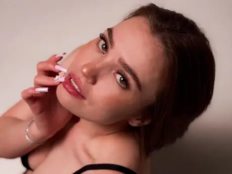 Chat with CarolineFerrera