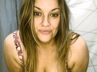 LindeeMarie Mature live cam shows