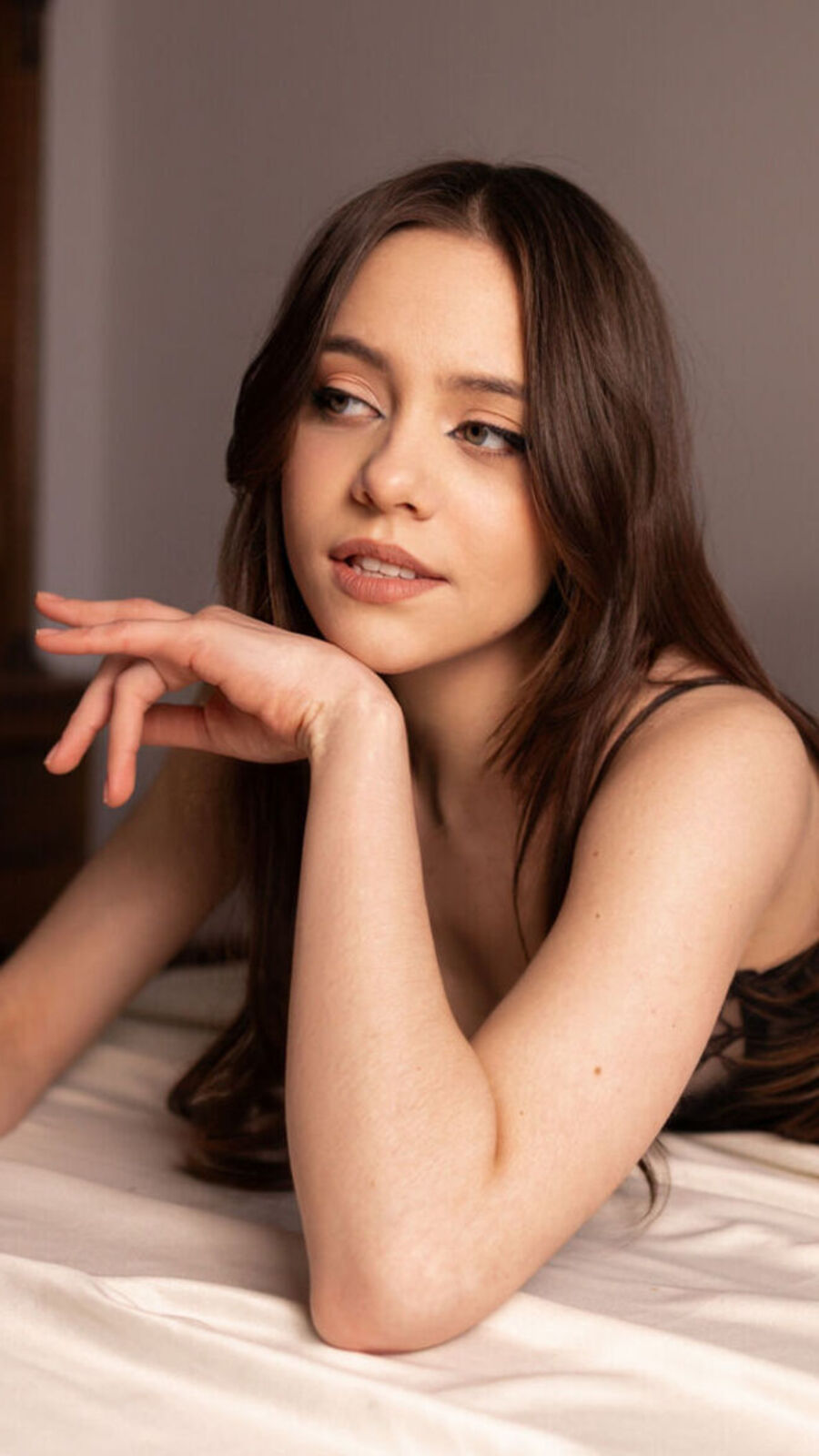 MandyTayllor erotic portrait