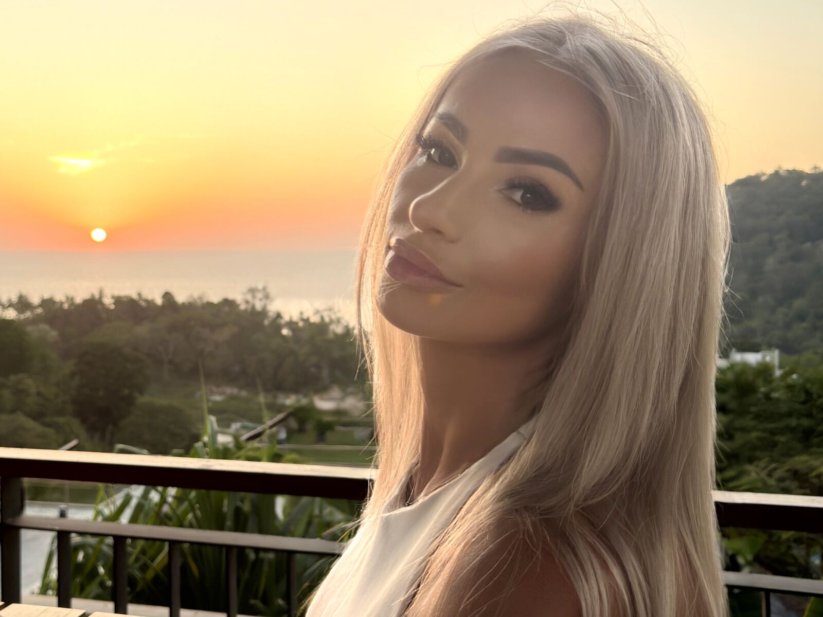 Live cam for MarillynMoon