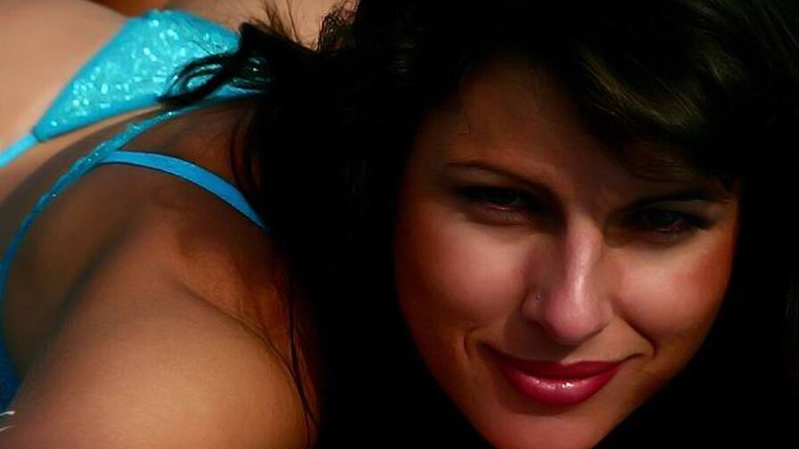 See AmazingNicole’s Cam Show Now